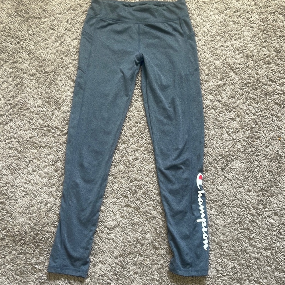 Girls medium charcoal gray Champion performance leggings..EUC!